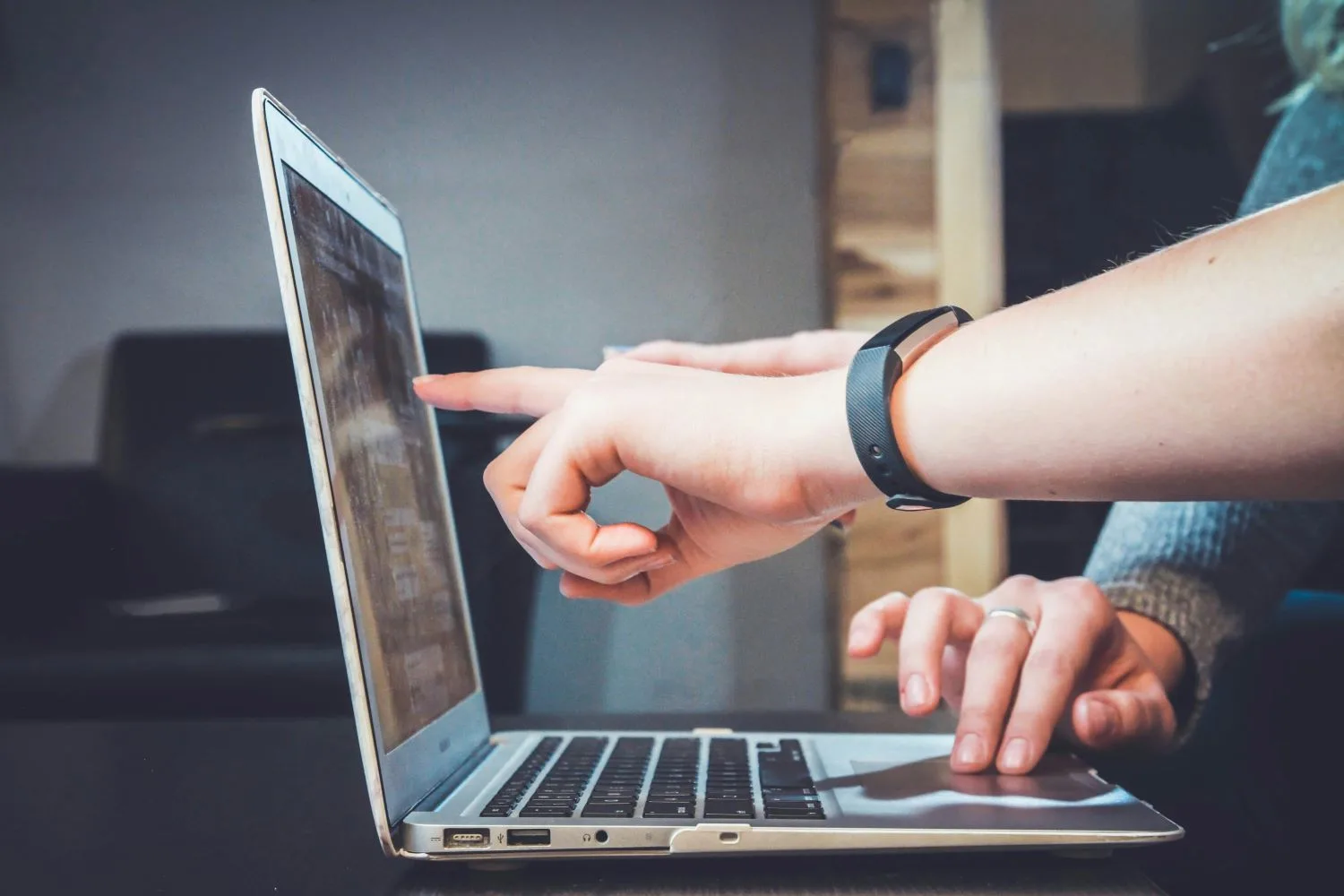 digital media marketing strategy and analytics for business growth